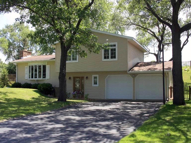 W6747 Hilltop Dr, Onalaska, WI 54650