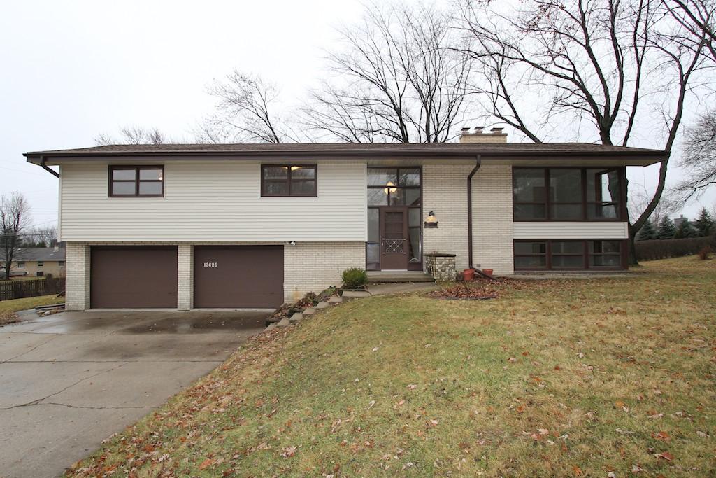 13625 W Nicolet Dr., New Berlin, WI 53151