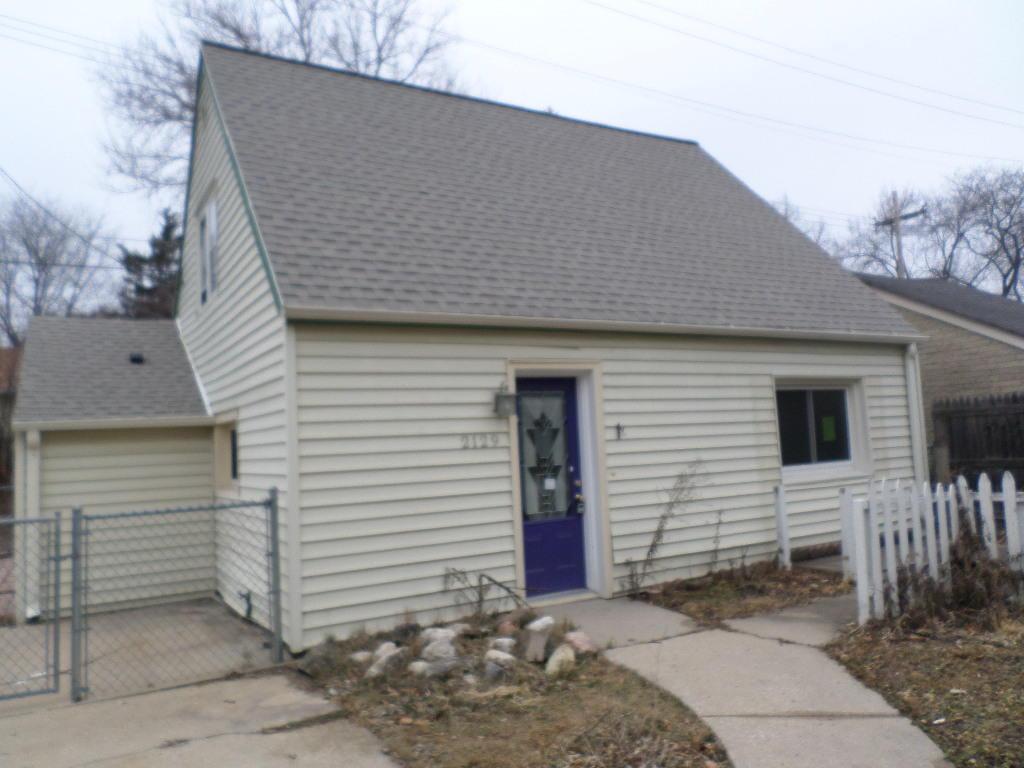 2129 N 114th St., Wauwatosa, WI 53226