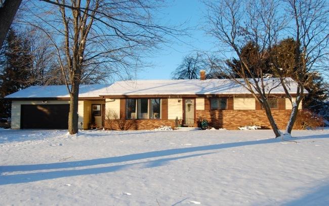 15300 Ives Grove Rd., Yorkville, WI 53182