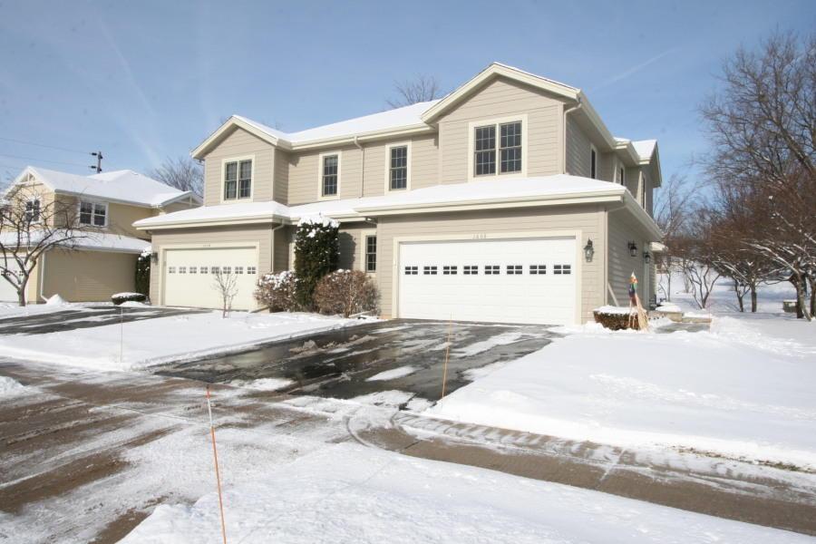1606 Lindsay Way, Waukesha, WI 53186