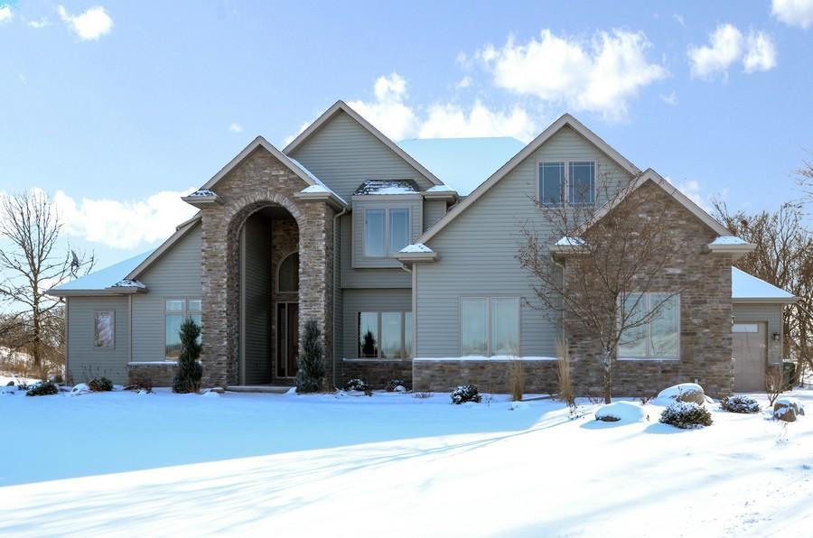 1145 Highland Dr., Farmington, WI 53090