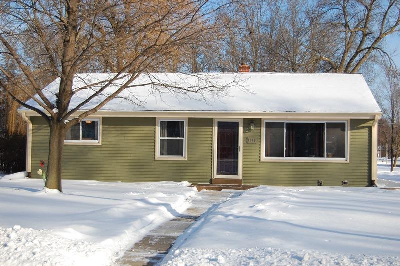 4504 N 101st St., Wauwatosa, WI 53225
