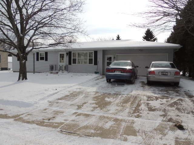 3925 Woodlawn Ct., Manitowoc, WI 54220