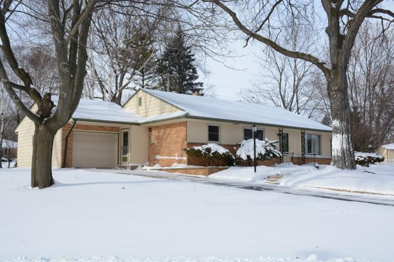 955 14th Ave, Grafton, WI 53024