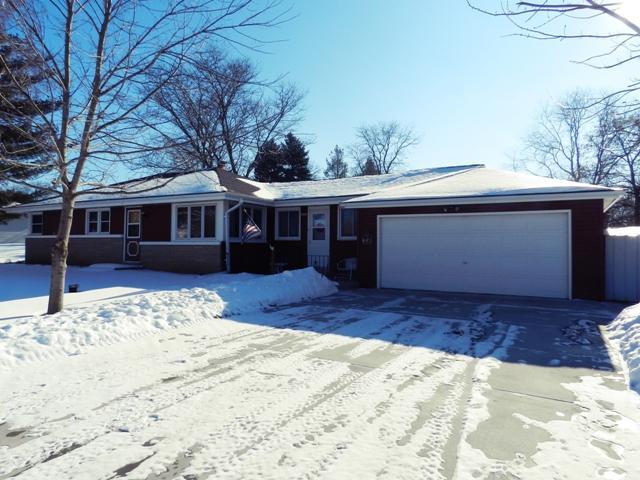 3115 W Plaza Dr, Franklin, WI 53132
