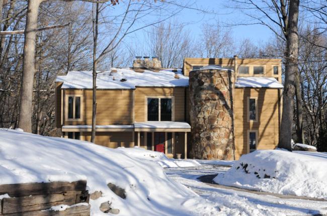 13580 Braemar Dr, Elm Grove, WI 53122