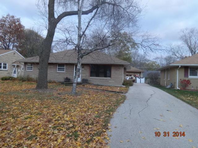 4426 N 107th St., Wauwatosa, WI 53225