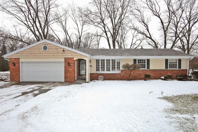 17525 Evergreen Ct, Brookfield, WI 53045