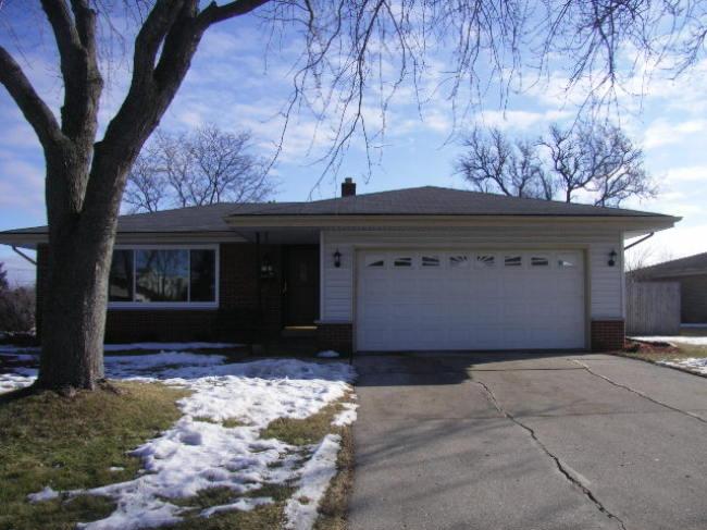 5146 Maplewood Dr., Greendale, WI 53129