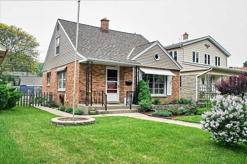 3751 N 100th St., Wauwatosa, WI 53222