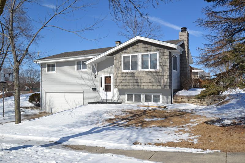 520 Locust Dr., West Bend, WI 53095
