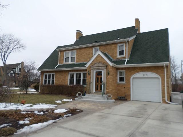 120 68th Pl, Kenosha, WI 53143