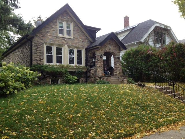 4528 N Larkin St, Shorewood, WI 53211
