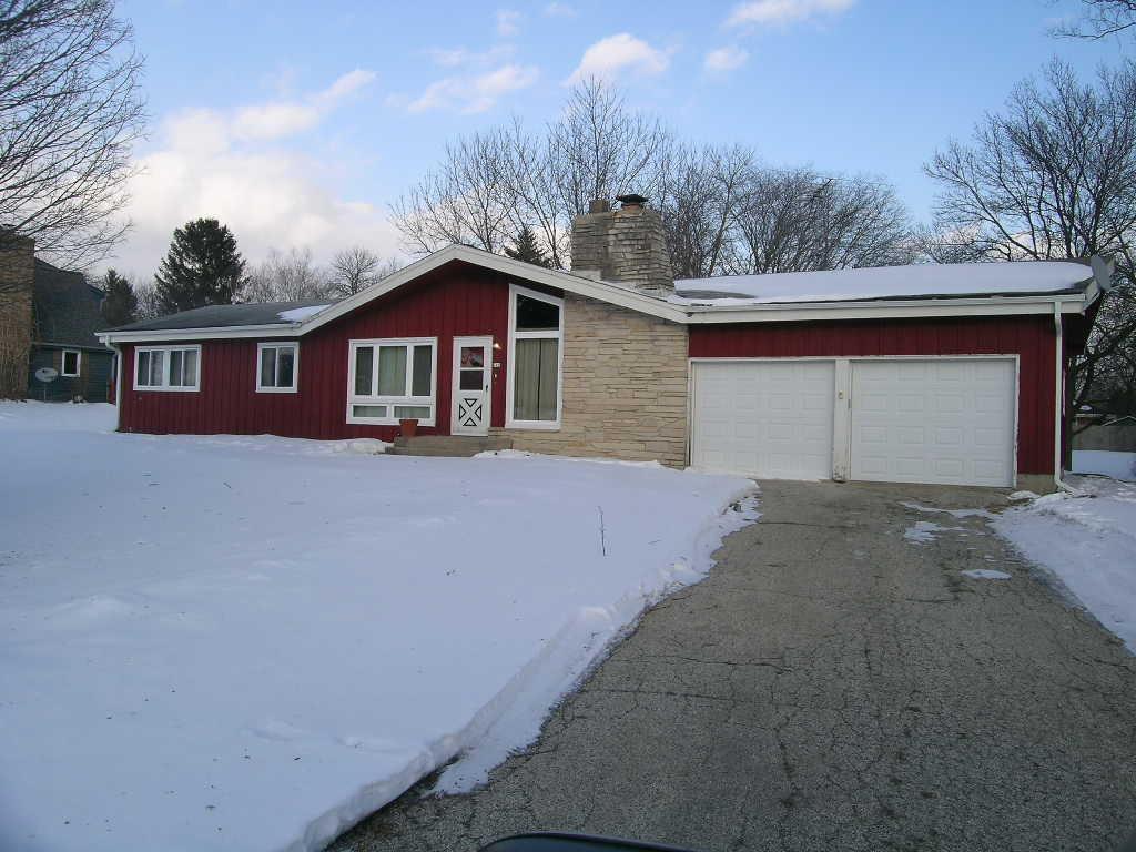 740 Woelfel Dr., Brookfield, WI 53045
