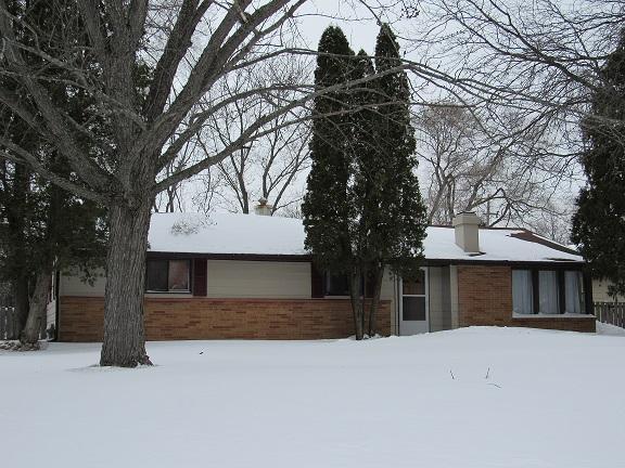 3277 S 147th St, New Berlin, WI 53151