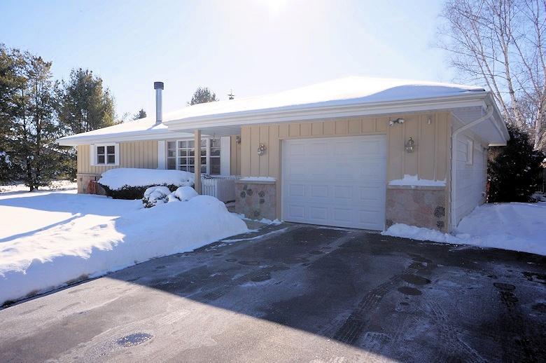 5311 S La Salle Dr, New Berlin, WI 53151