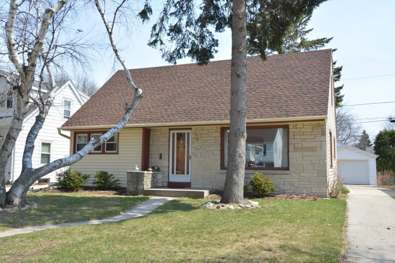 4962 N Idlewild Ave, Whitefish Bay, WI 53217