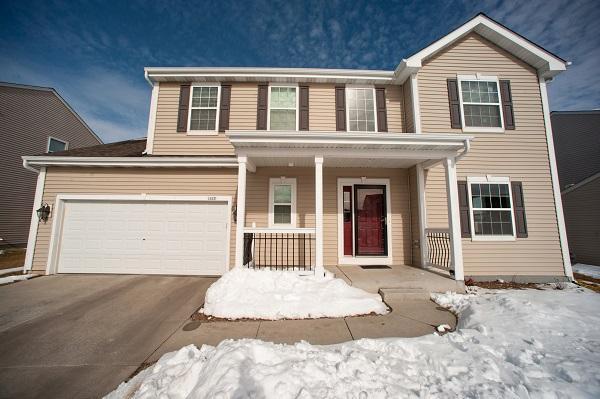 1620 Edgewater Dr, West Bend, WI 53095