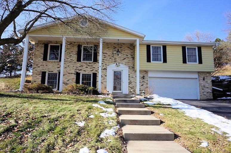 2913 Tensleep Ter., Waukesha, WI 53188