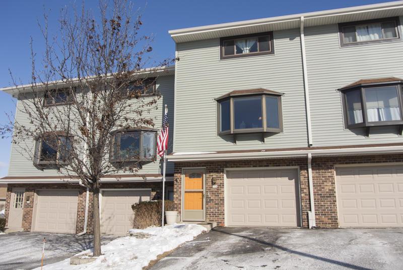 704 Tamarack Dr, West Bend, WI 53095