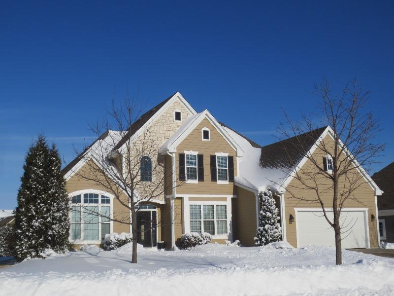 452 Tanager Dr, Grafton, WI 53024