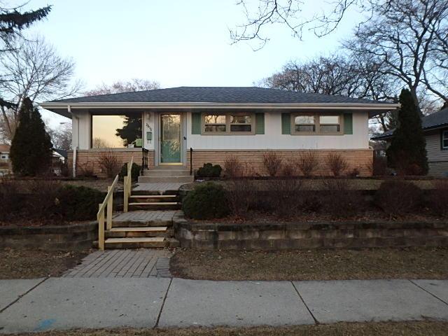 2858 S 96th St, West Allis, WI 53227