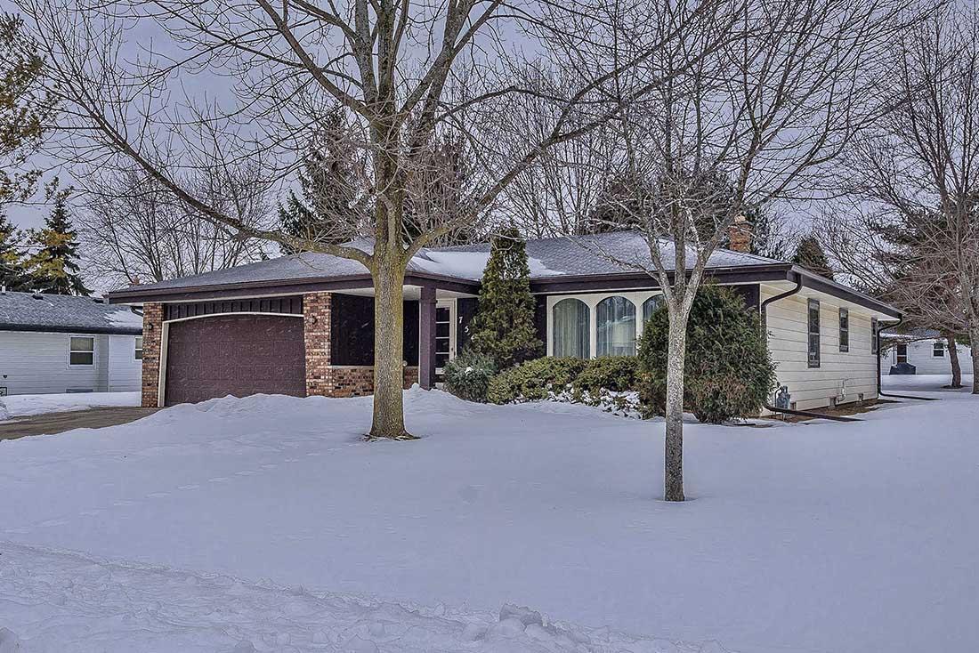 7549 S 72nd St, Franklin, WI 53132