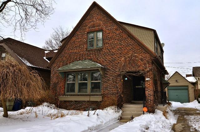 5822 W Elliott Cir, Milwaukee, WI 53208