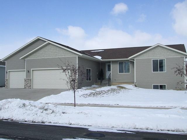 423 Russell Dr, Holmen, WI 54636