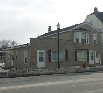 311-13-17 E Green Bay Ave, Saukville, WI 53080