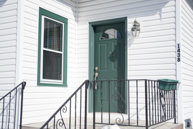 1438 S 86th St, West Allis, WI 53214