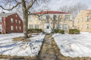 4856 N Mohawk Ave, Glendale, WI 53217