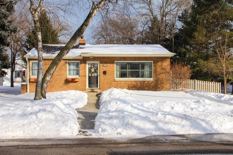 4908 N Mohawk Ave, Glendale, WI 53217