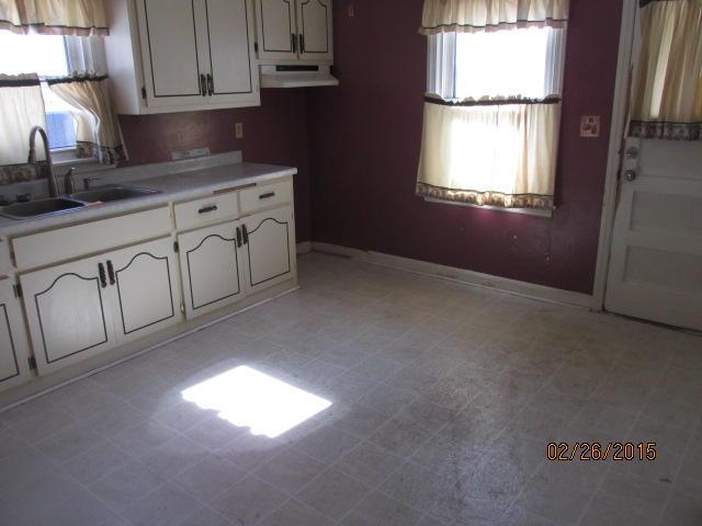 173 Walton Ave., Waukesha, WI 53186