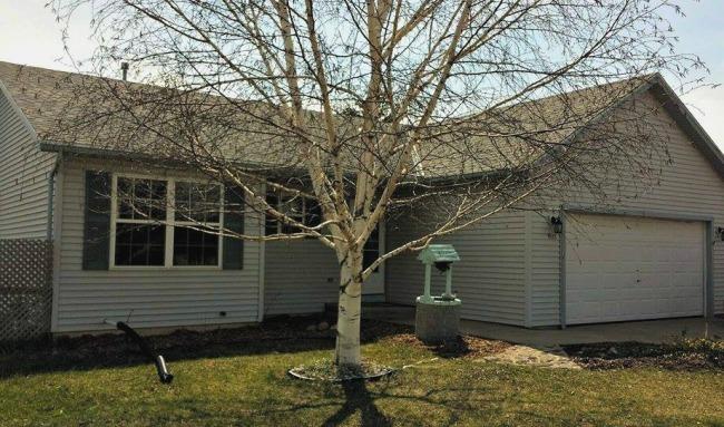 605 Broadmoore Dr, Hartford, WI 53027