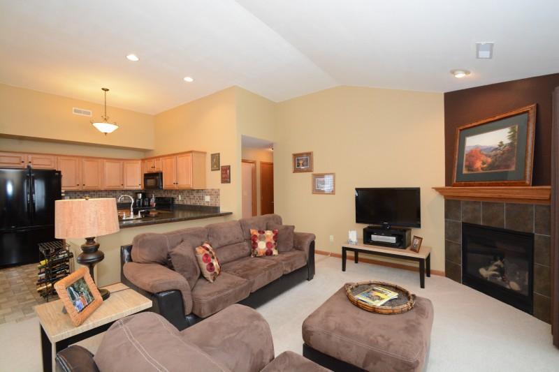 W197N17092 Stonewall Dr, Jackson, WI 53037