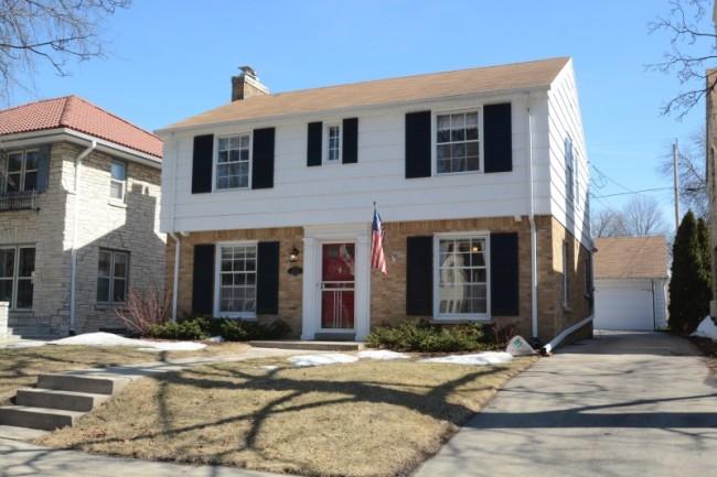 2614 N Lefeber Ave., Wauwatosa, WI 53213