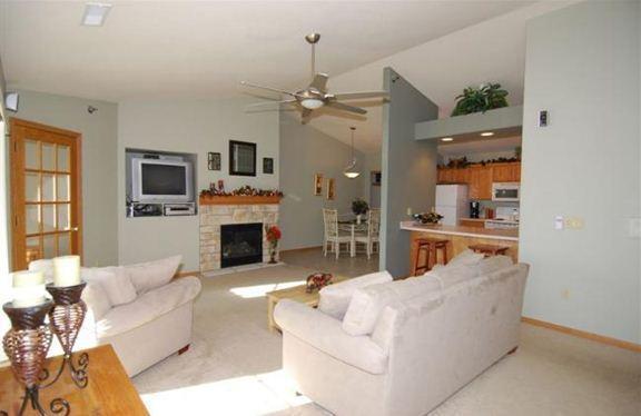 1030 River Pl. #4, Waukesha, WI 53189