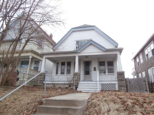 1020 S 32nd St, Milwaukee, WI 53215