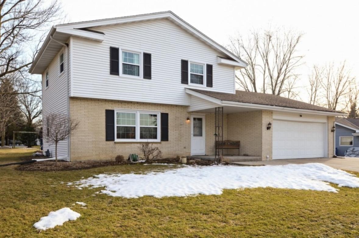 359 Braatz Dr, Kewaskum, WI 53040