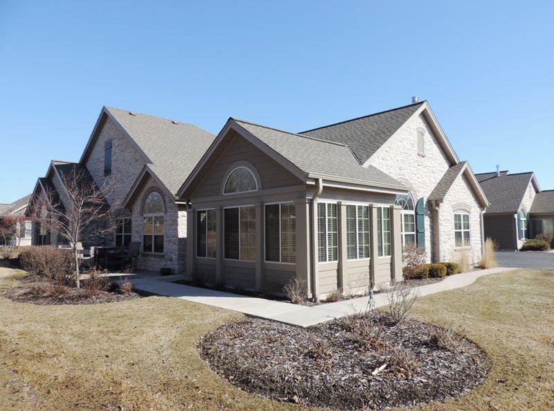 W155N6933 Macallan Ct, Menomonee Falls, WI 53051