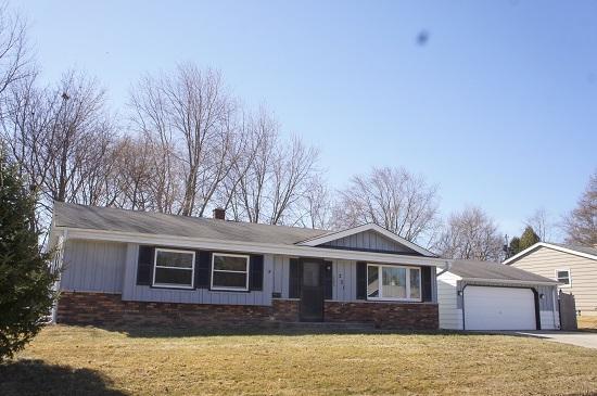 231 W Juniper Dr, Grafton, WI 53024