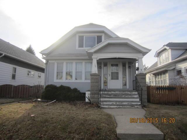 3255 S 9th Pl, Milwaukee, WI 53215