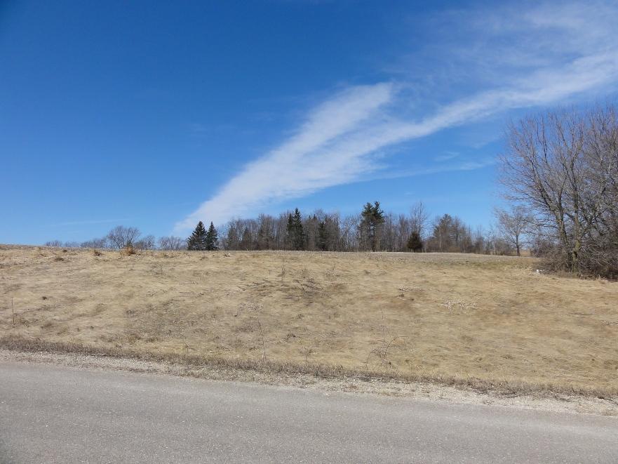 4190 S Woodcrest Ridge, West Bend, WI 53095