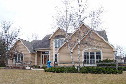 5275 W Yale Dr, Franklin, WI 53132