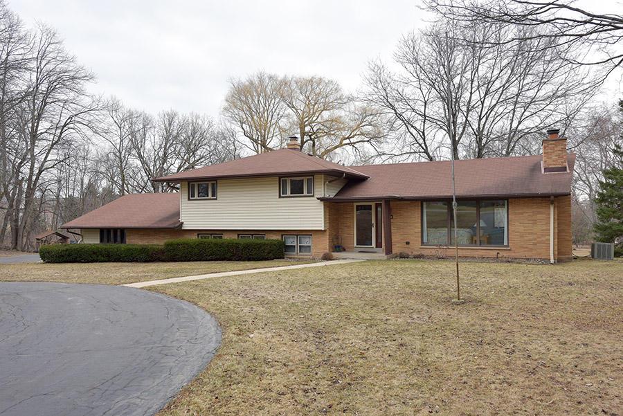 4350 Meadow Vw, Brookfield, WI 53005