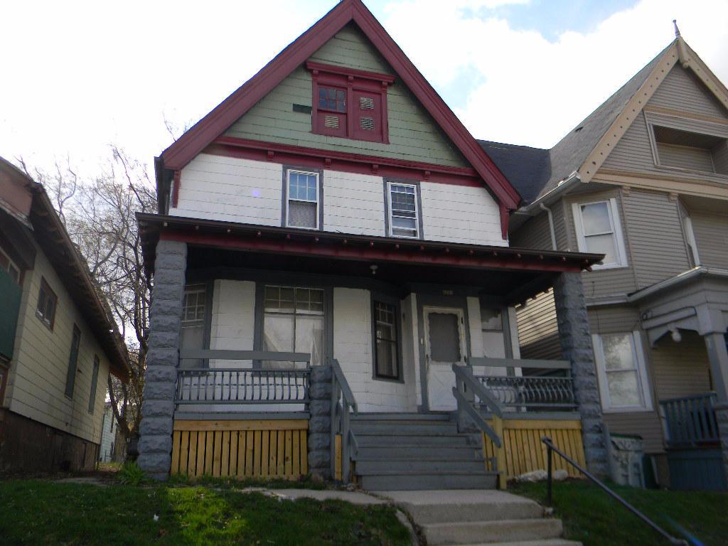 2223 N 37th St, Milwaukee, WI 53208