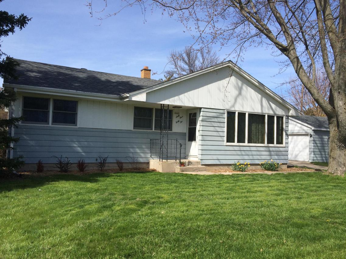 6442 W Goodrich Ln, Brown Deer, WI 53223