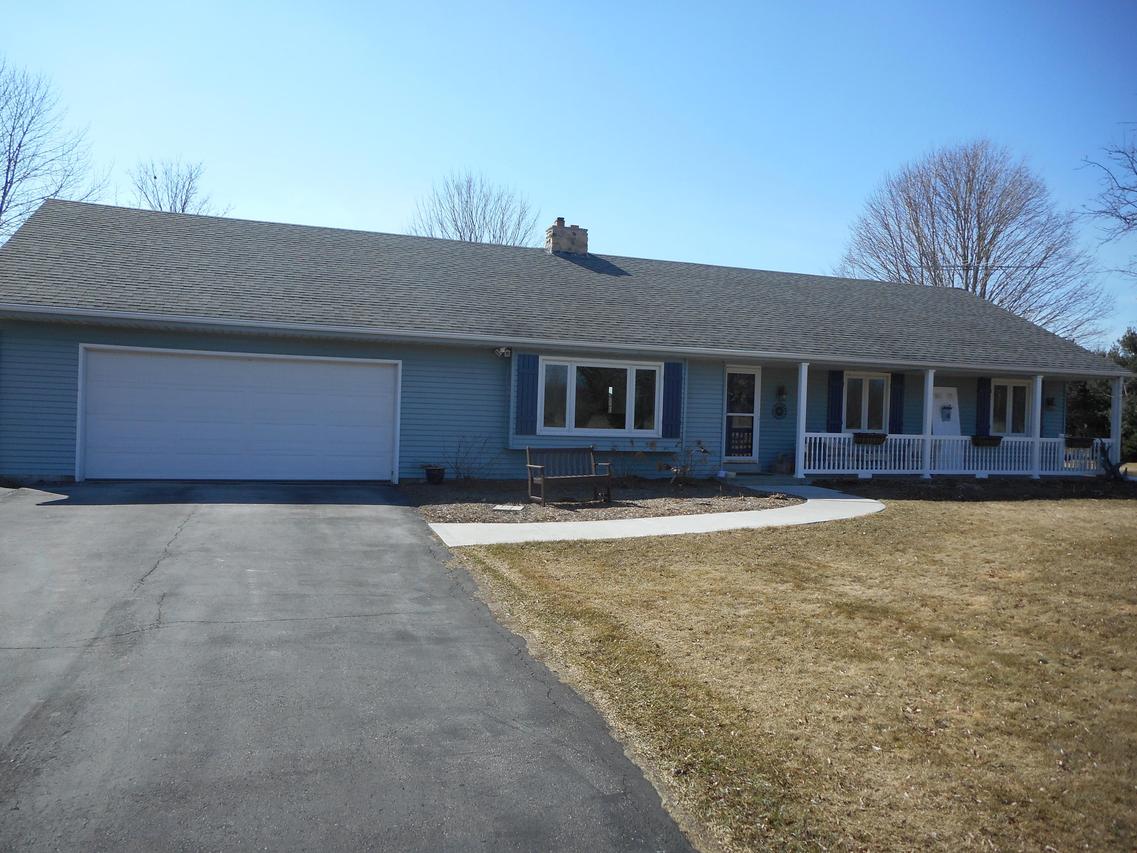 4671 Pioneer Rd, Richfield, WI 53076